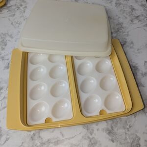 Tupperware Yellow and White Egg Holder